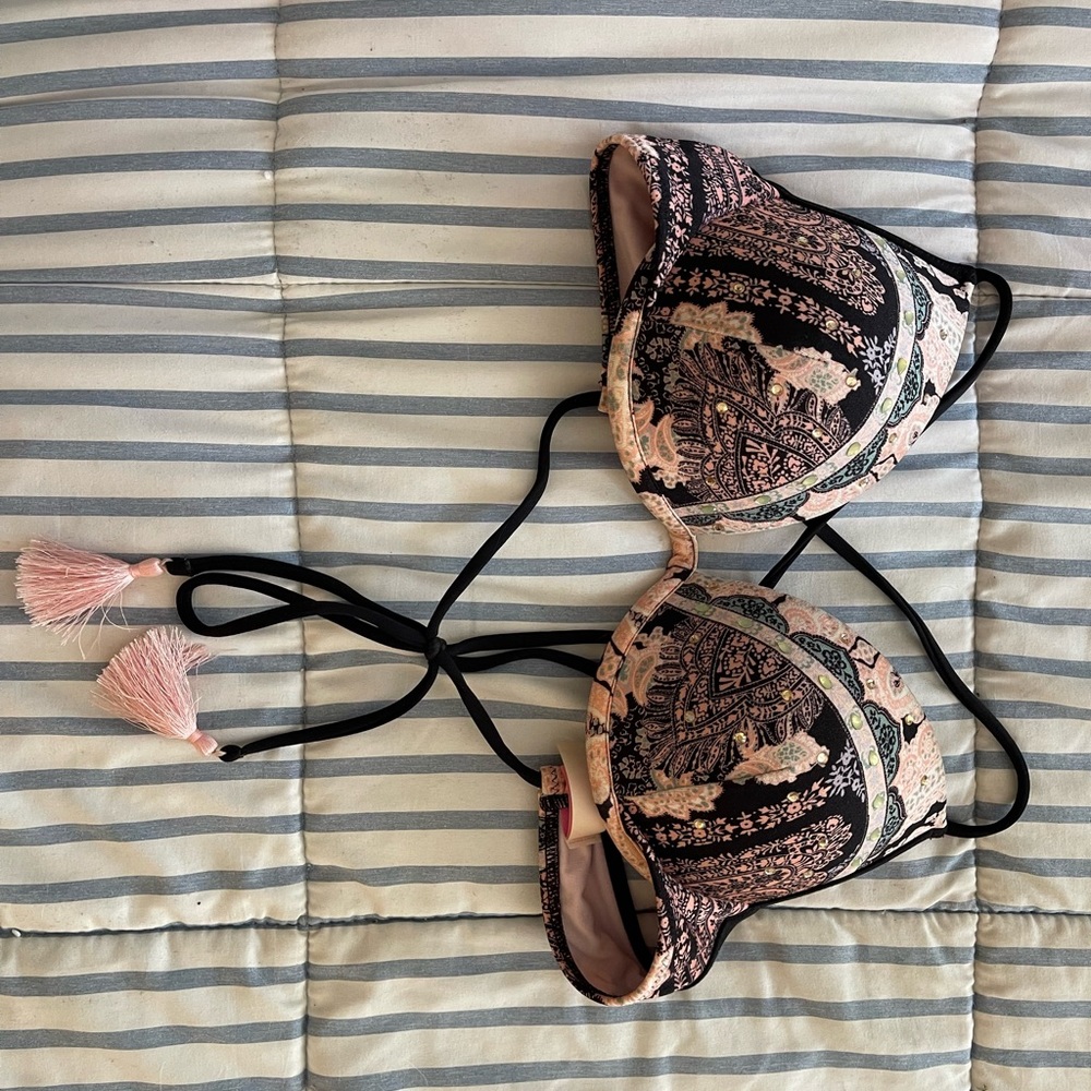 Beautiful VS bikini top